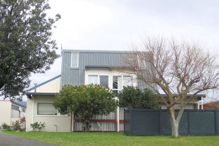 Photo of property in 39 Teoti Street, Paraparaumu Beach, Paraparaumu, 5032