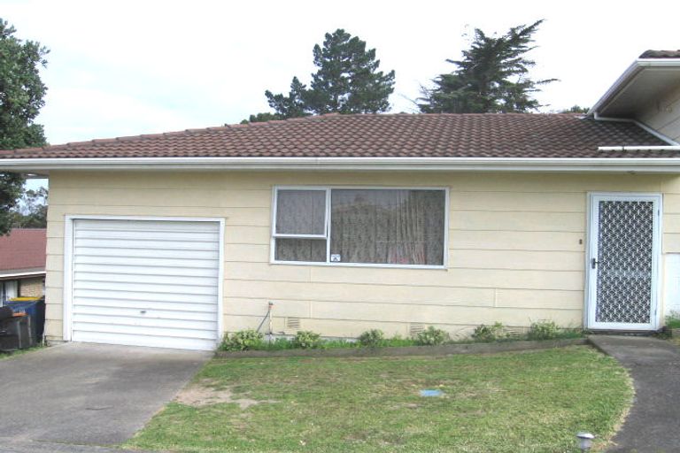 Photo of property in 1/18 Clare Place, Glenfield, Auckland, 0629