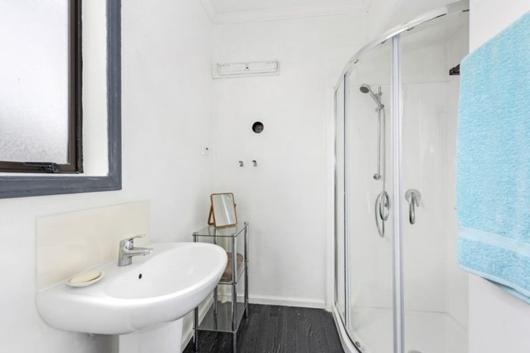 Photo of property in 100 Gibbons Street, Ebdentown, Upper Hutt, 5018