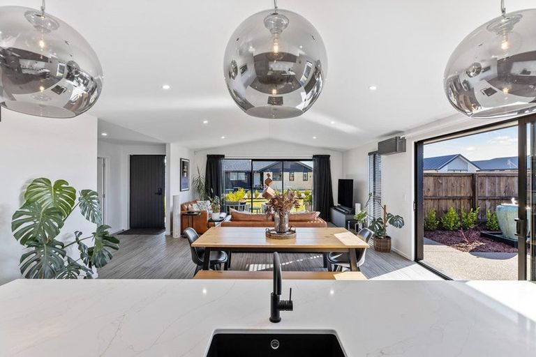 Photo of property in 2 Page Place, Rangiora, 7400