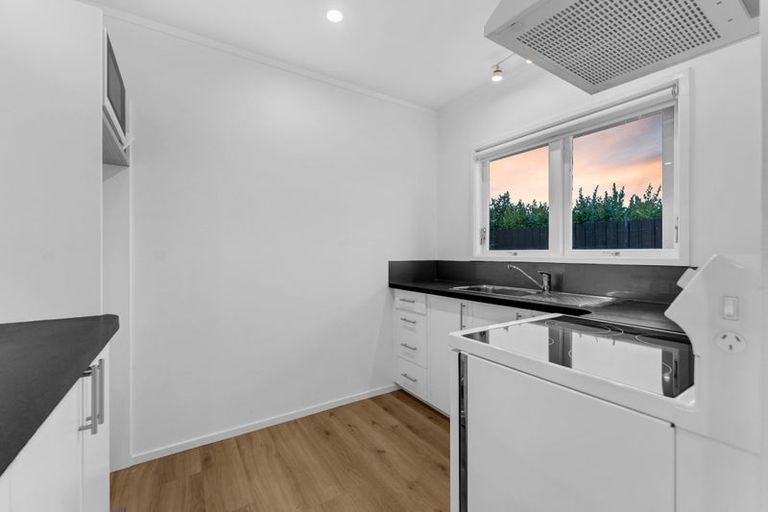 Photo of property in 2/44 Waimumu Road, Massey, Auckland, 0614