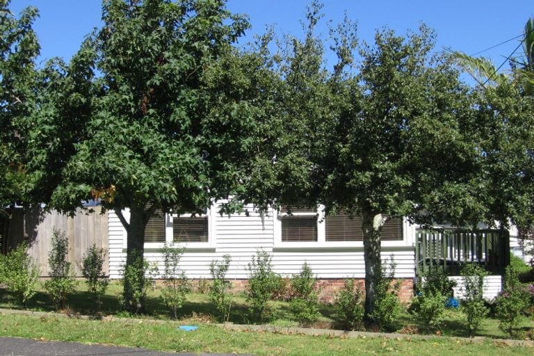 Photo of property in 53 Teal Crescent, Beach Haven, Auckland, 0626