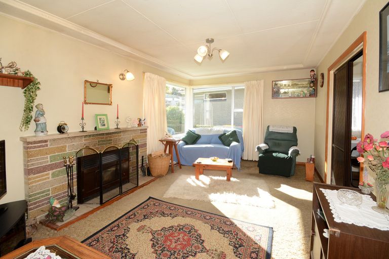 Photo of property in 16 Stephen Street, Halfway Bush, Dunedin, 9010