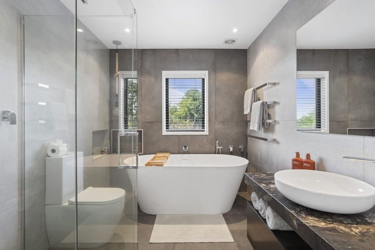 Photo of property in 2/3 Craig Road, Milford, Auckland, 0620