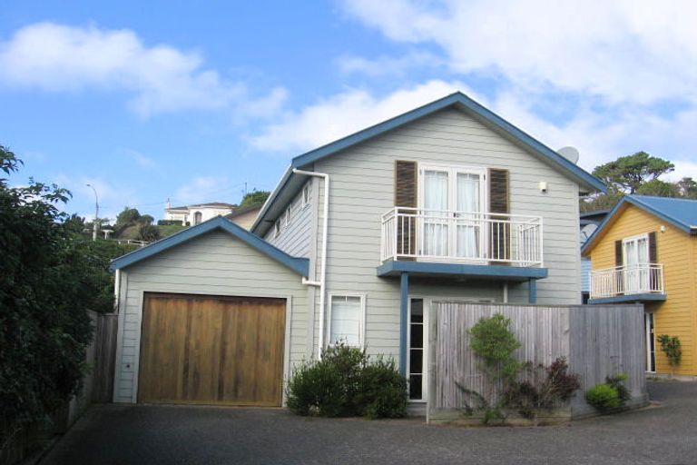 Photo of property in 15c Petherick Crescent, Johnsonville, Wellington, 6037