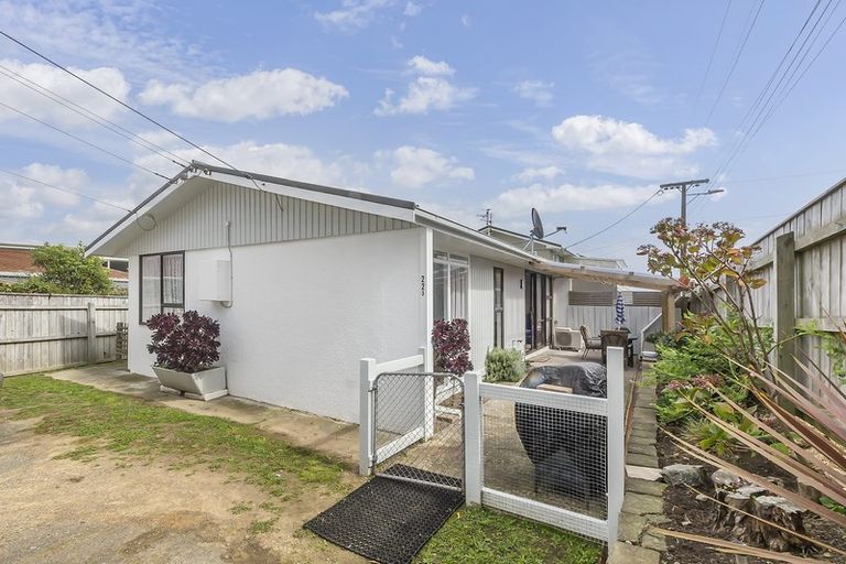 Photo of property in 3/22 Park Avenue, Titahi Bay, Porirua, 5022