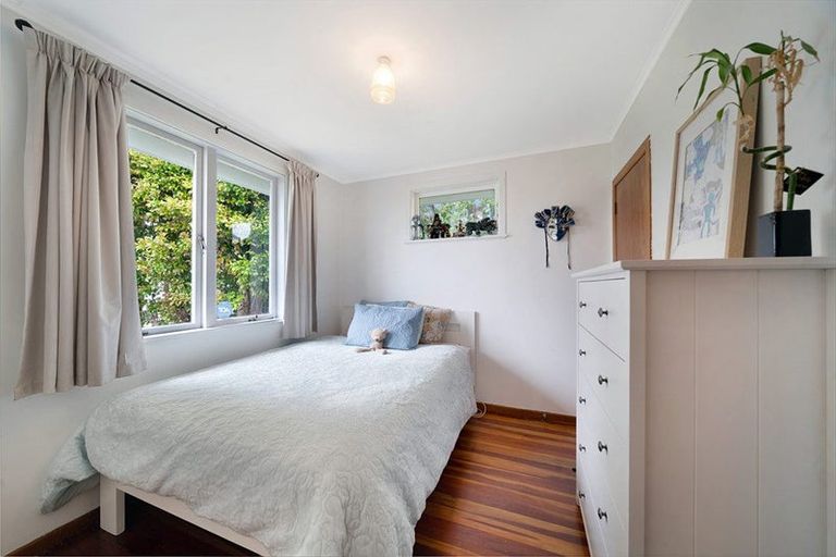 Photo of property in 7 Kelwyn Road, Kelston, Auckland, 0602