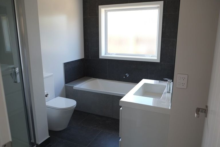 Photo of property in 7b Tawa Street, Waikanae, 5036