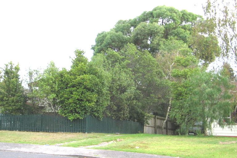 Photo of property in 5 Ballial Place, West Harbour, Auckland, 0618