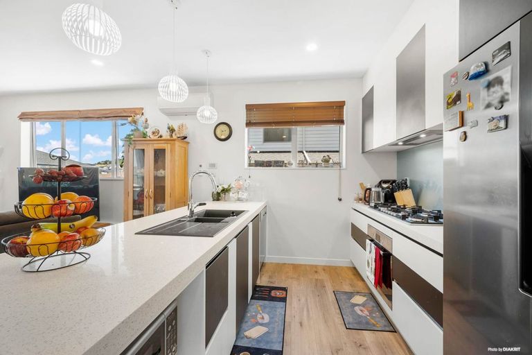 Photo of property in 16 Kaipuke Crescent, Gulf Harbour, Whangaparaoa, 0930