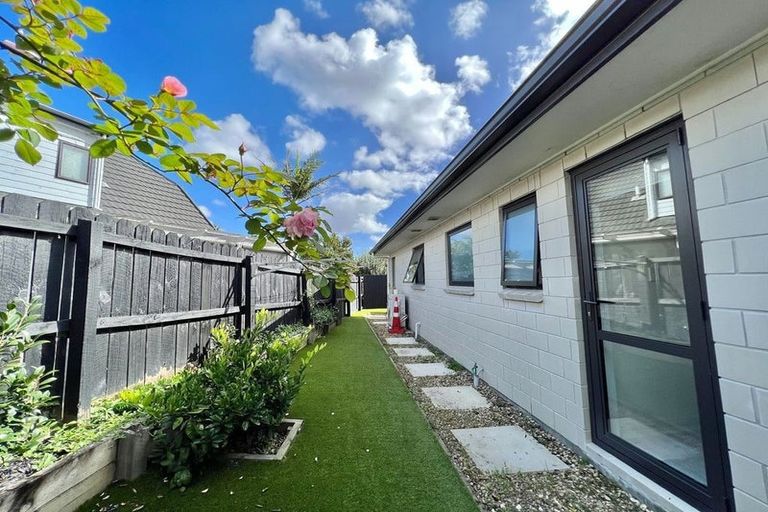 Photo of property in 46a Golfland Drive, Golflands, Auckland, 2013