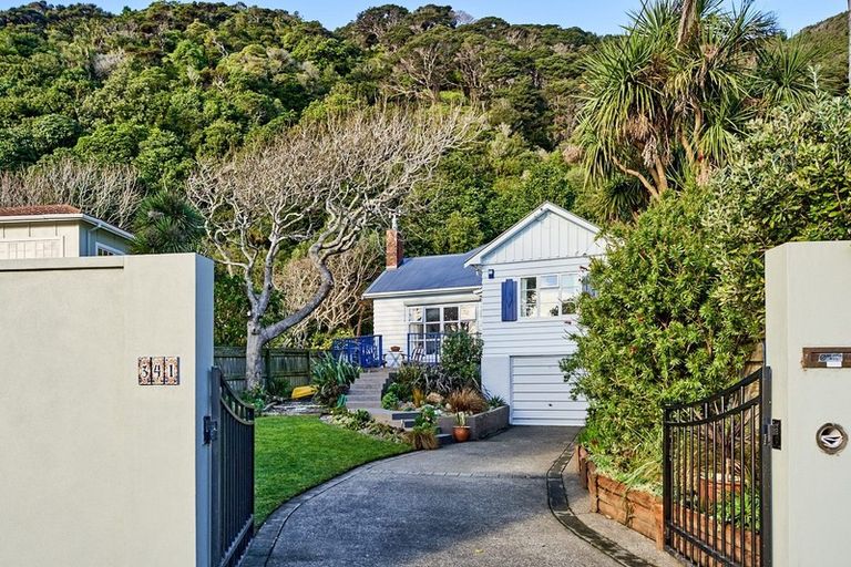 Photo of property in 341 Muritai Road, Eastbourne, Lower Hutt, 5013