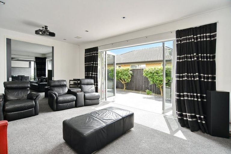 Photo of property in 2 Brookwater Avenue, Northwood, Christchurch, 8051