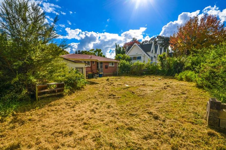 Photo of property in 43 Beaubank Road, Kelston, Auckland, 0602