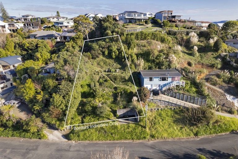 Photo of property in 37 Harbour View Road, Omokoroa, 3114