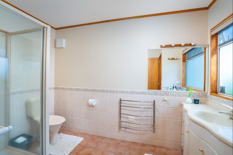 Photo of property in 10 Mahuta Road, Waitahanui, Taupo, 3378