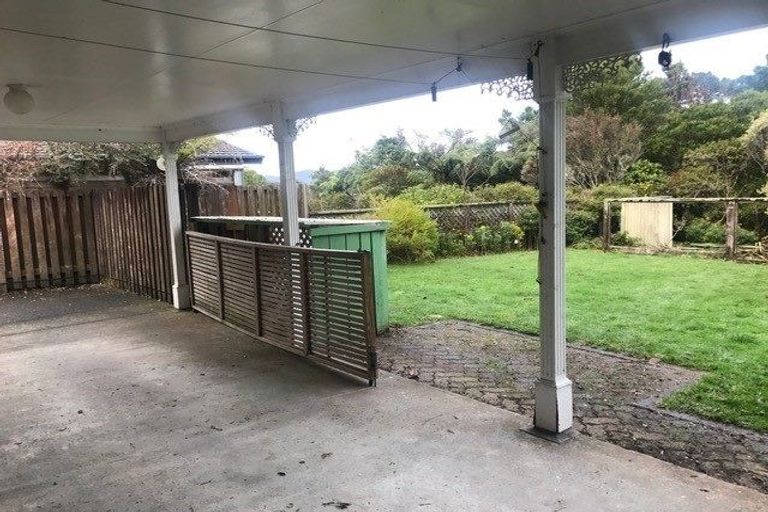 Photo of property in 99 Tirohanga Road, Tirohanga, Lower Hutt, 5010