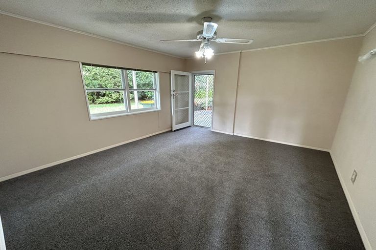 Photo of property in 220 Te Atatu Road, Te Atatu South, Auckland, 0610