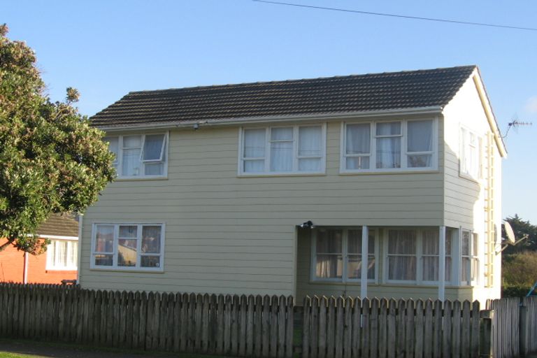 Photo of property in 3 Hazard Grove, Cannons Creek, Porirua, 5024