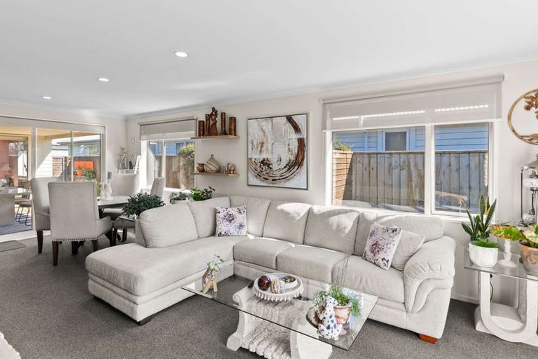 Photo of property in 17 Pounamu Place, Pegasus, 7612