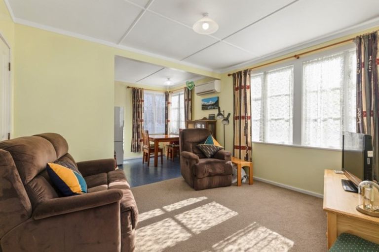 Photo of property in 11 Cleland Crescent, Naenae, Lower Hutt, 5011