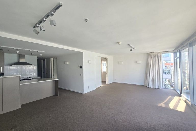 Photo of property in Montreaux Apartments, 9c/164 The Terrace, Wellington Central, Wellington, 6011