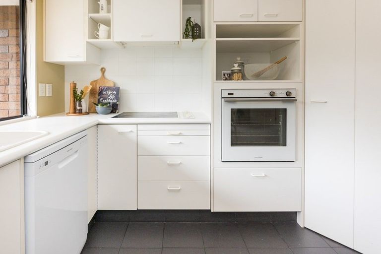 Photo of property in 15a Phoenix Avenue, Hokowhitu, Palmerston North, 4410