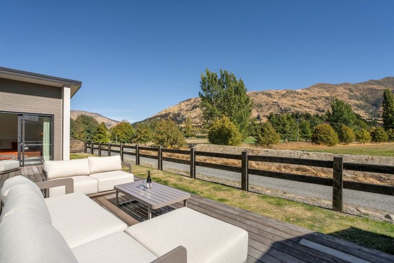 Photo of property in 3 Kamana Rise, Wanaka, 9382