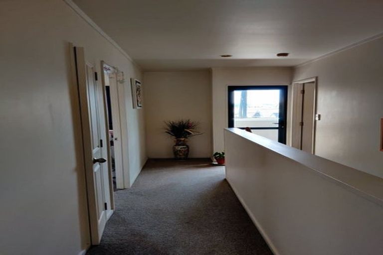 Photo of property in 14 Butia Avenue, Henderson, Auckland, 0612