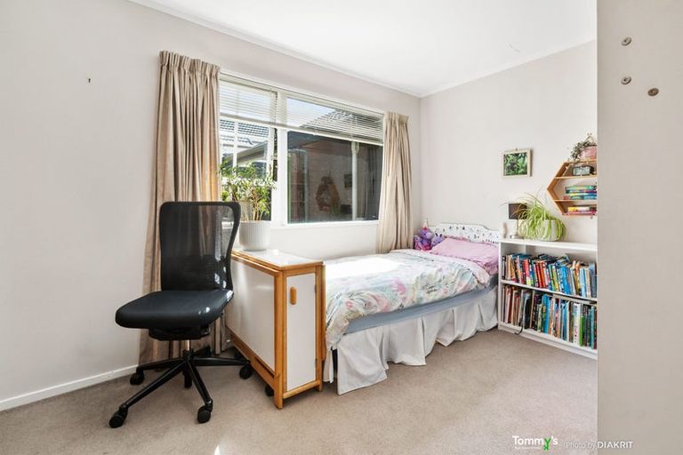 Photo of property in 165c Queens Drive, Lyall Bay, Wellington, 6022