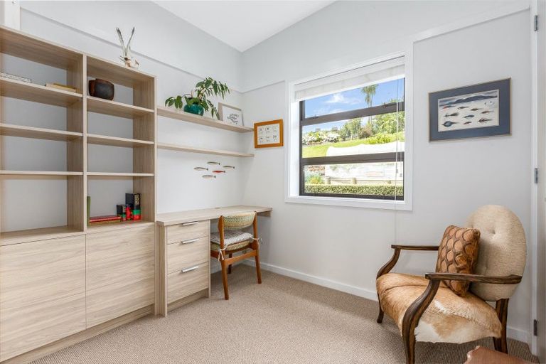 Photo of property in 6 Ferndale Drive, Waikanae, 5036