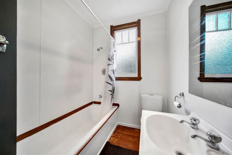 Photo of property in 63 Gladstone Street, Hawera, 4610