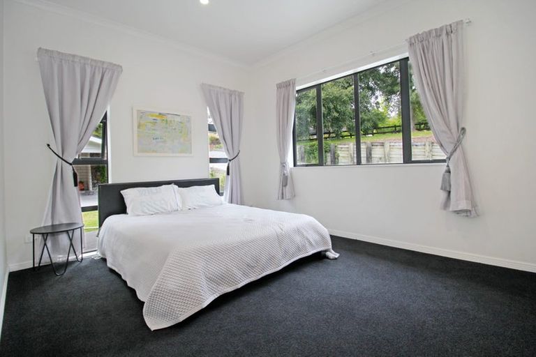 Photo of property in 12 Judge Richardson Drive, Opaheke, Papakura, 2584