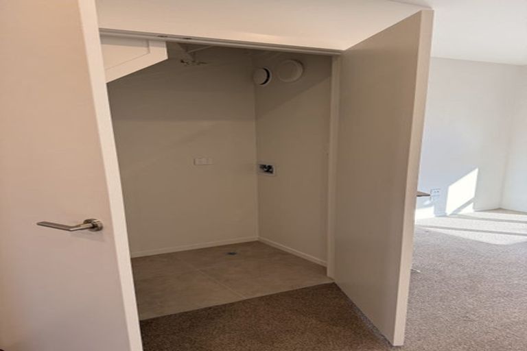 Photo of property in 8/43 Yeovil Road, Te Atatu Peninsula, Auckland, 0610