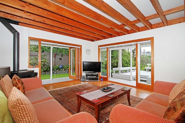 Photo of property in 126 Hinemoa Street, Birkenhead, Auckland, 0626