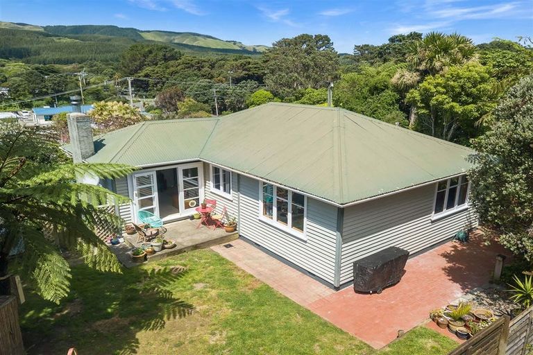 Photo of property in 114 Rawhiti Road, Pukerua Bay, 5026