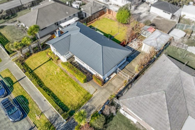 Photo of property in 53 Greendale Avenue, Avonhead, Christchurch, 8042