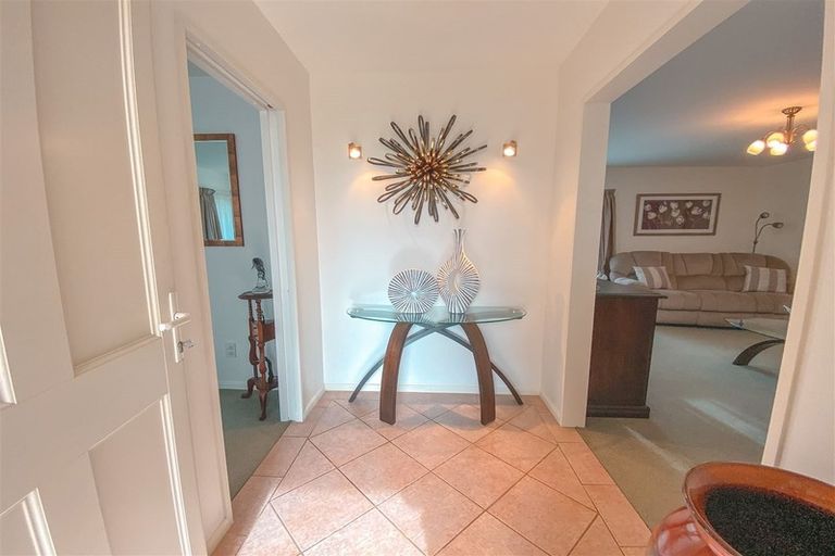 Photo of property in 133 Awaroa Road, Sunnyvale, Auckland, 0612