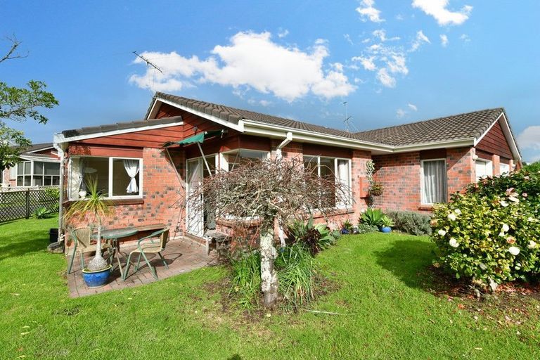 Photo of property in 15 The Grove, Red Beach, 0932