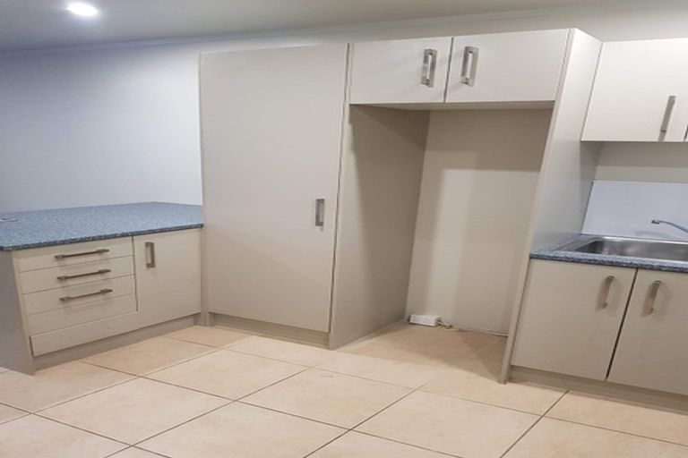 Photo of property in 2/107a Ferguson Street, West End, Palmerston North, 4412