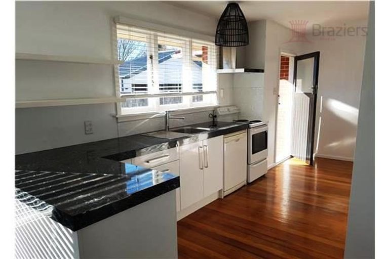 Photo of property in 338 Memorial Avenue, Burnside, Christchurch, 8053