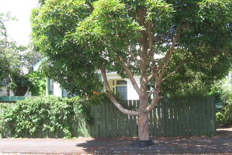 Photo of property in 10 Burgess Road, Devonport, Auckland, 0624