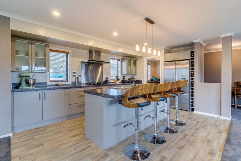 Photo of property in 10 Hardacre Place, Omarama, 9412