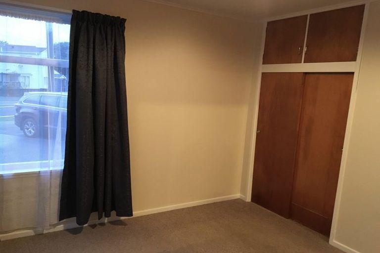 Photo of property in 82 Flanshaw Road, Te Atatu South, Auckland, 0610