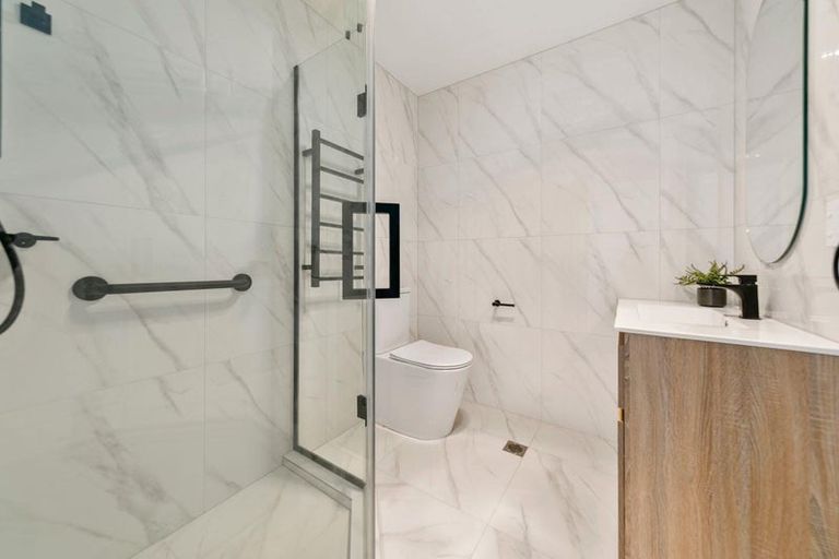 Photo of property in 7/27 Carole Crescent, Pakuranga, Auckland, 2010