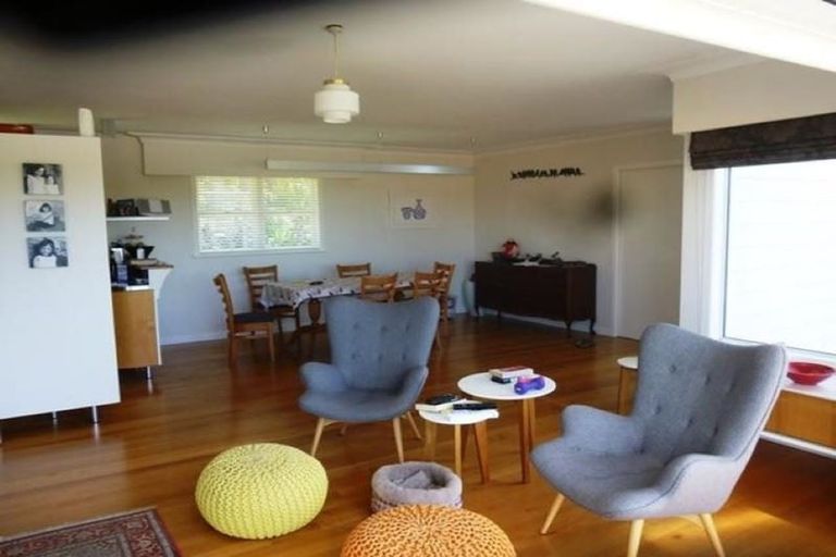Photo of property in 24 Bevyn Street, Castor Bay, Auckland, 0620