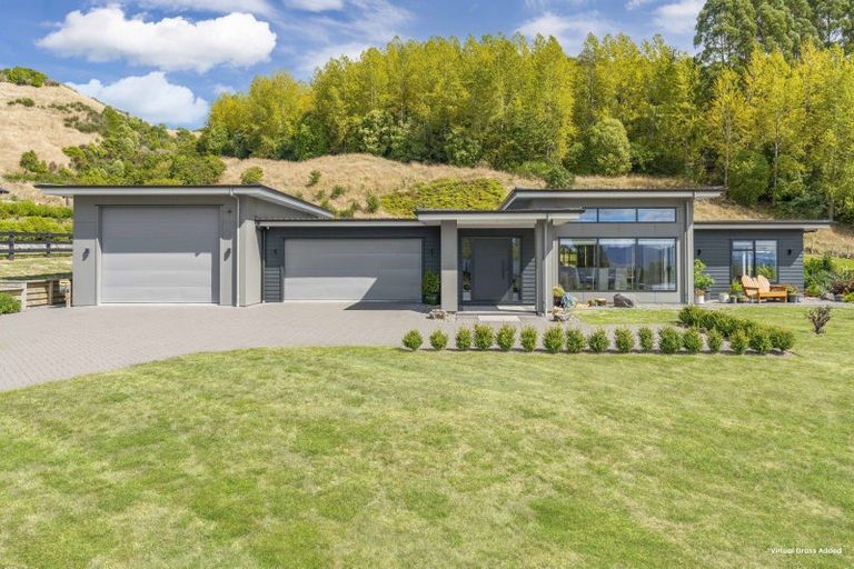 Photo of property in 16 Lochinvar Lane, Acacia Bay, Taupo, 3385