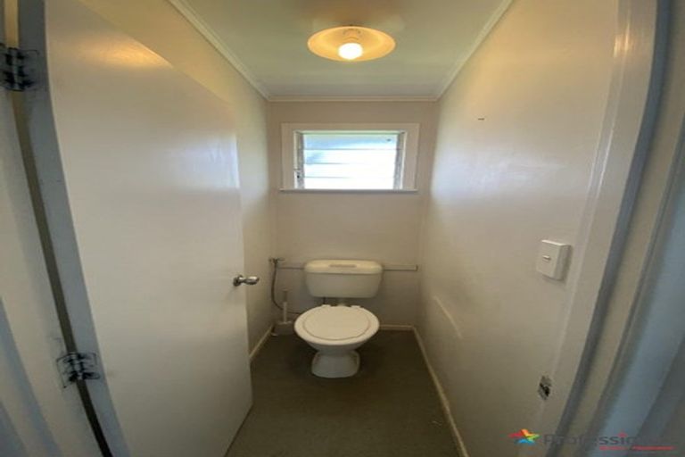 Photo of property in 9 Malmo Place, Manurewa, Auckland, 2102