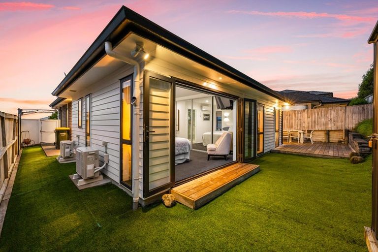 Photo of property in 30 Accolage Boulevard, Kumeu, 0810