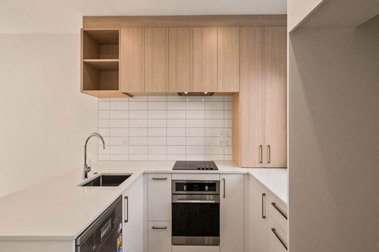 Photo of property in 5/721 Te Atatu Road, Te Atatu Peninsula, Auckland, 0610